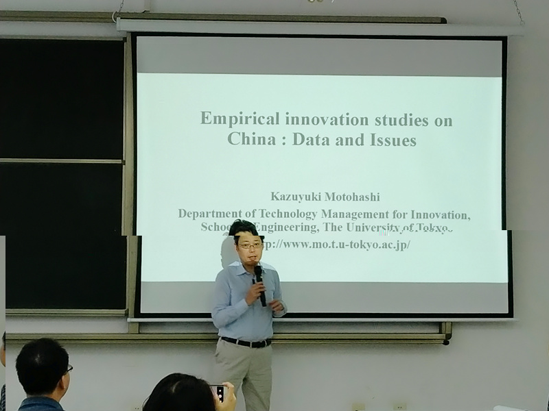 元橋教授進行講座_副本.jpg
